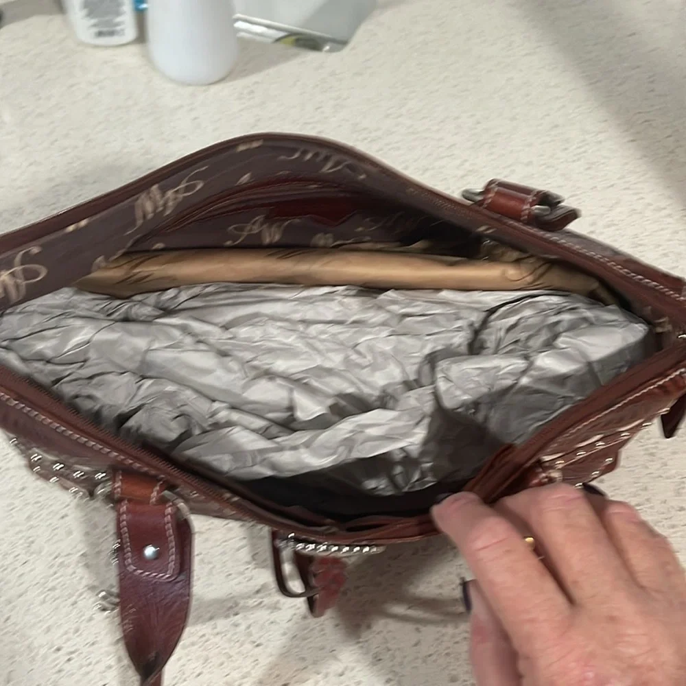 American West Rich Brown Embossed Shoulder Bag - Picture 3 of 3